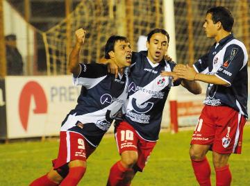 Guaraní se afirma arriba