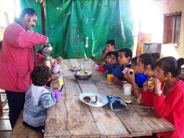 La solidaridad de la gente devolvió el desayuno a los chicos