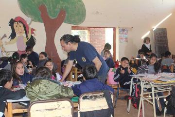 Padres solidarios logran mejorar las escuelas para sus hijos
