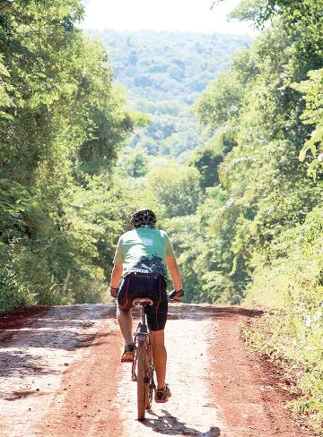 Tres días selva adentro en bicicleta por la conciencia ambiental