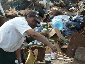 Eldorado: hallan frascos con restos humanos
