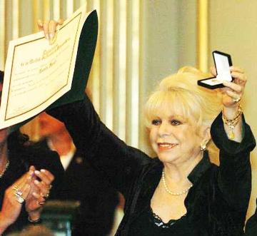 Falleció Estela Raval, la dama del bolero