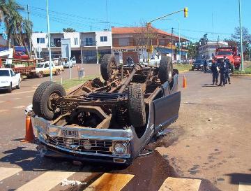 Cruzar en rojo, una de las infracciones más comunes